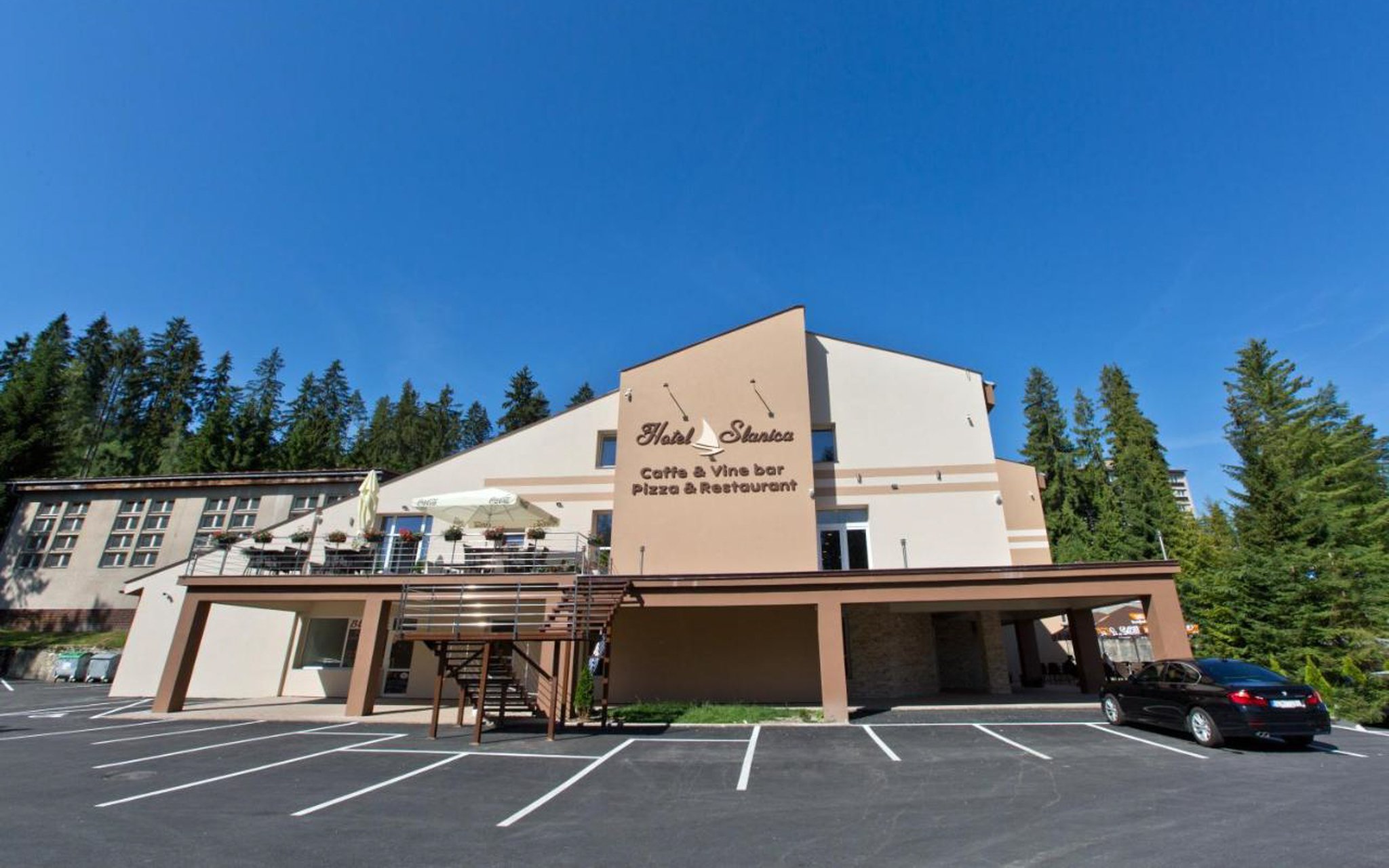 Ubytovanie/Pobyt: Hotel Slanica **, Slanická Osada 2181, Námestovo 02901, hotelslanica@gmail.com